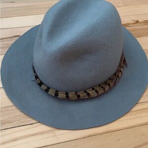 Women’s Gray Felt Fedora Hat with Feather Accent